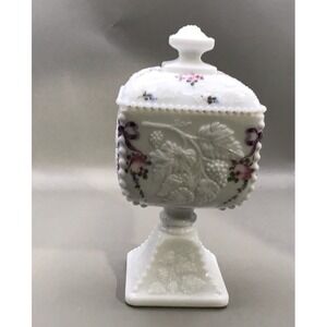 Westmoreland Vintage Milk Glass Beaded Edge Covered Dish Wedding Cake Gift